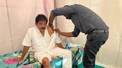 Congress General Secretary KC Venugopal injured after he fell down during Bharat Jodo Yatra in Indore