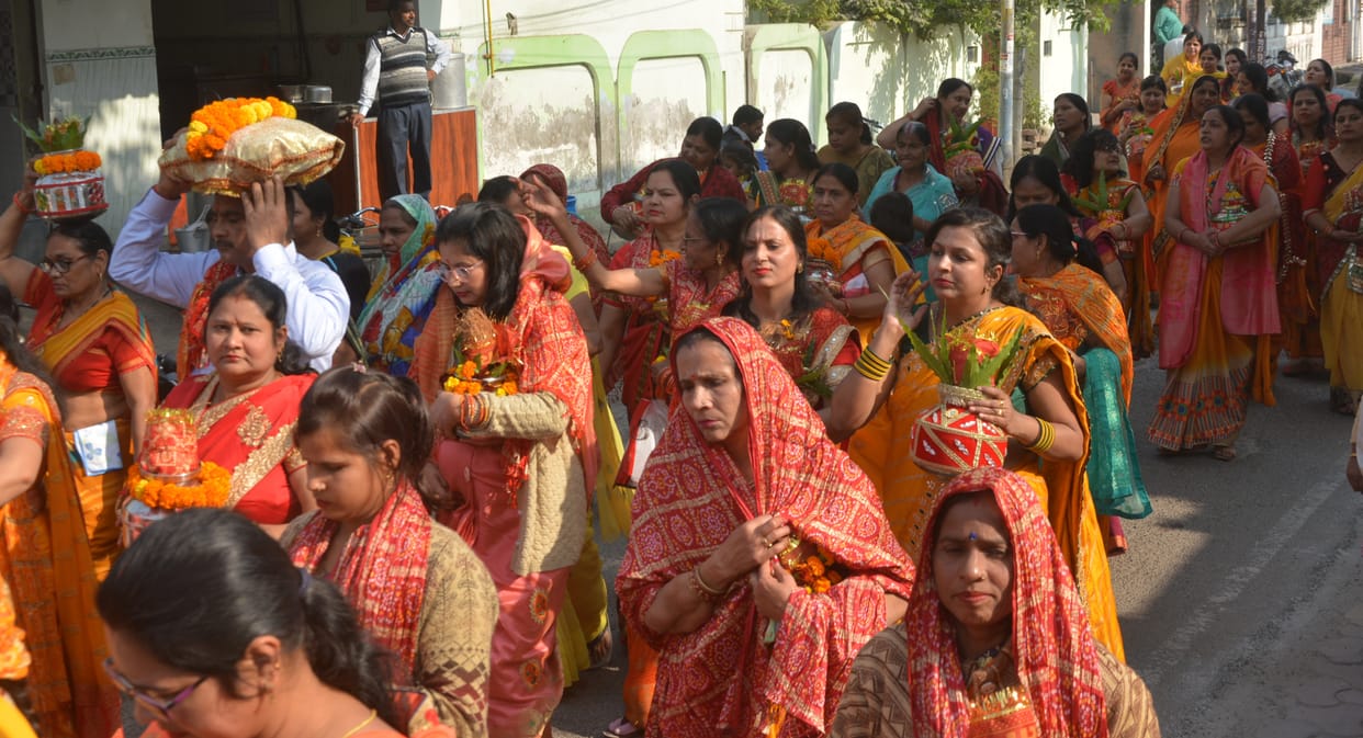 Women devotees gathered in Kalash Yatra