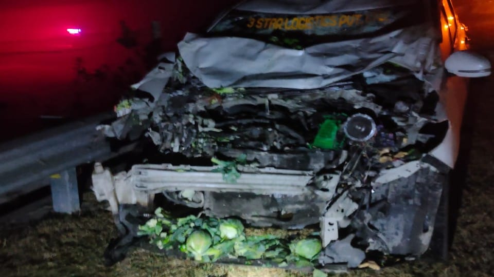 two people died after car collided with loader on Yamuna Expressway in mathura