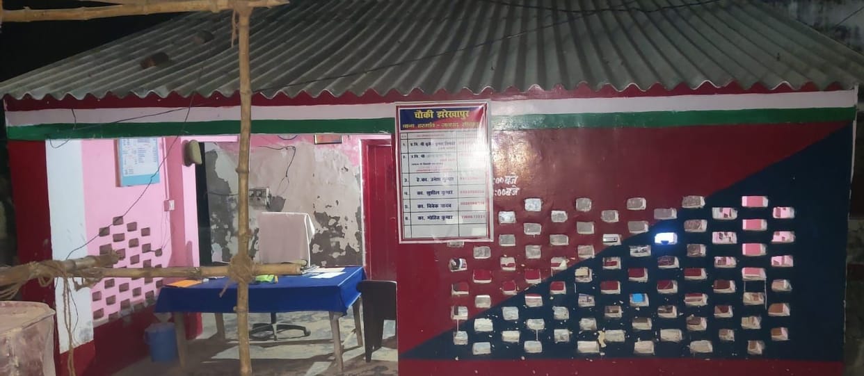 Angry over challan, lineman cuts electricity of police chauki in Sitapur.