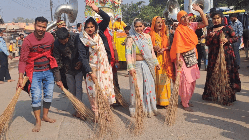 Thakur Banke Bihari Birthday celebrations in Vrindavan