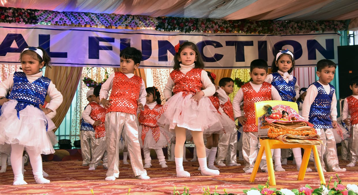 Director of Education awarded the meritorious in Vishisht Public School