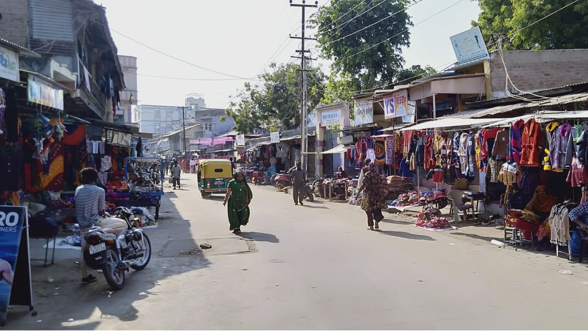 वीरमगाम से हार्दिक पटेल मैदान में हैं।