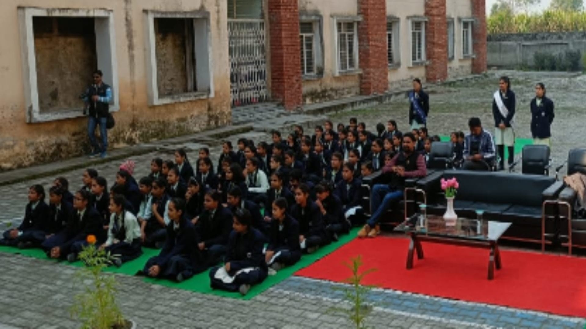 Aprajita 100 million smiles: SDM Ritu Chaudhary of Bijnor gave mantras of success to the children