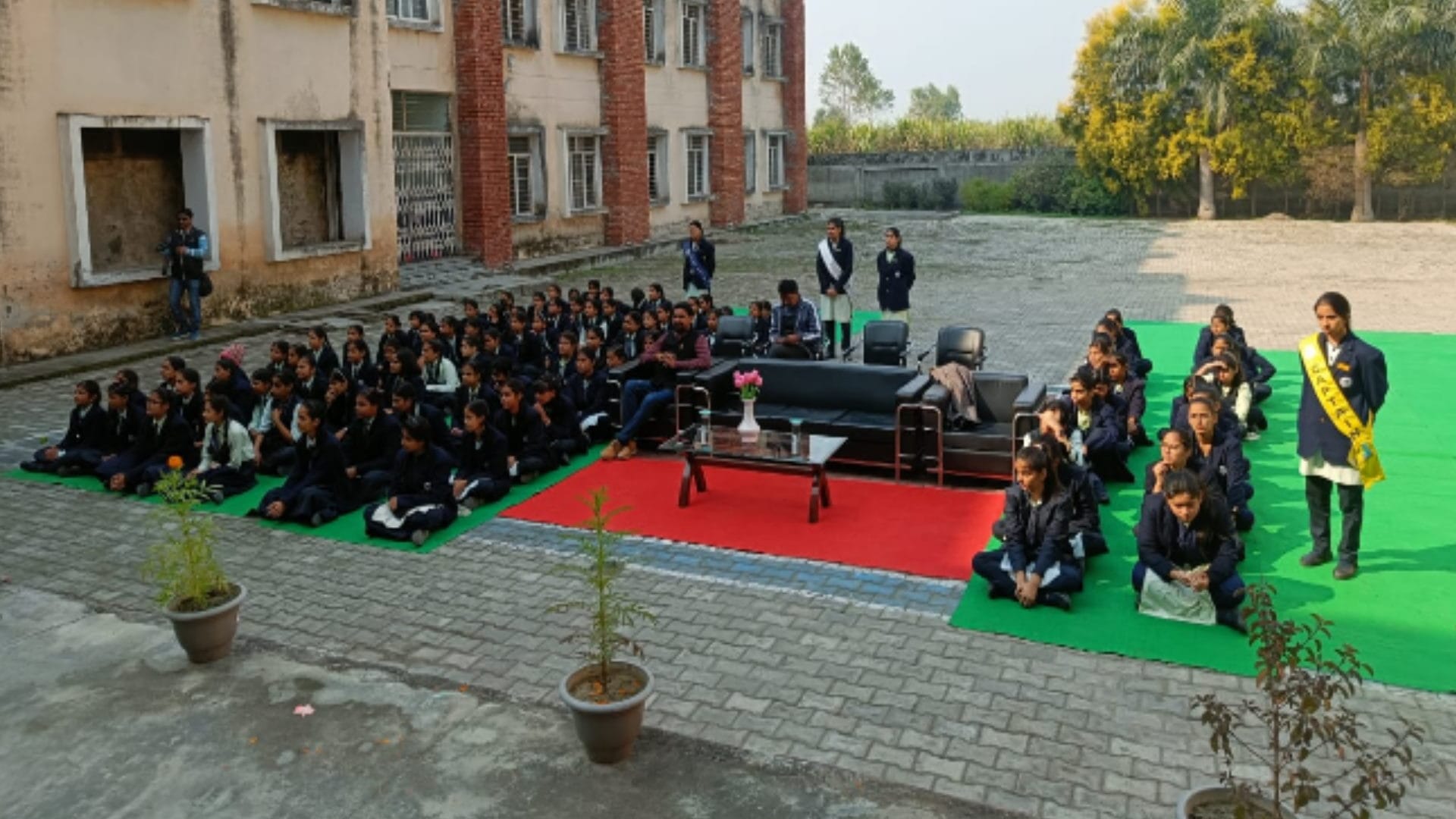 Aprajita 100 million smiles: SDM Ritu Chaudhary of Bijnor gave mantras of success to the children
