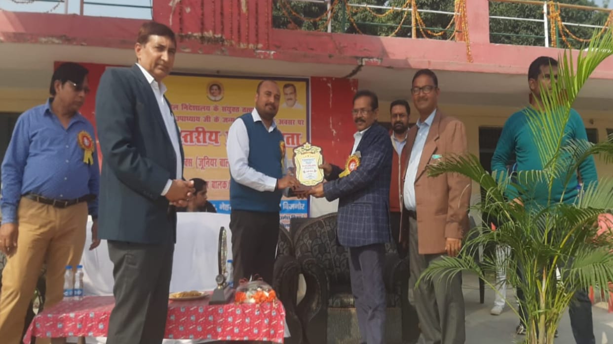 Bijnor: Sana got first place in district level athletics junior competition