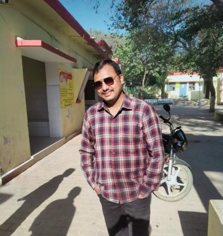 Bike rider health worker died in a road accident