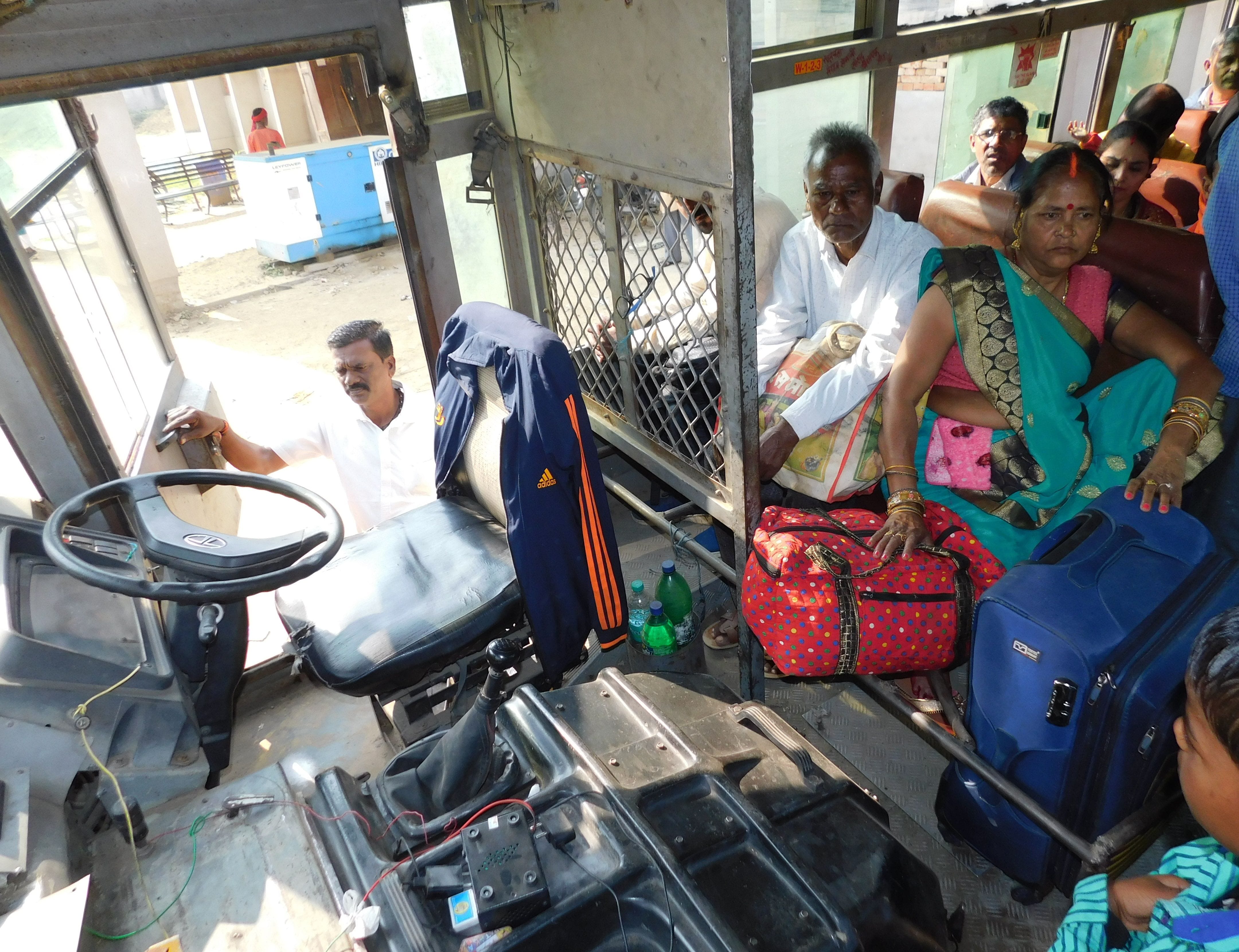 fire extinguiser not available in roadways bus
