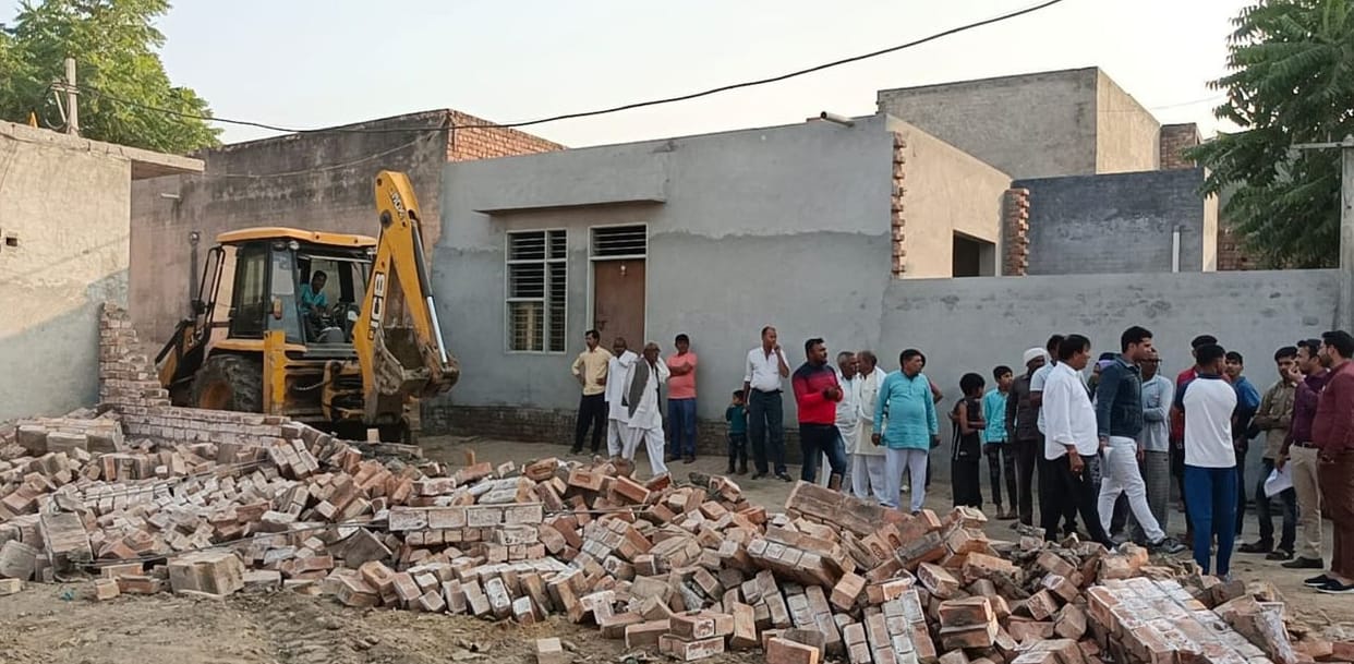 Municipality demolished illegal encroachments with JCB