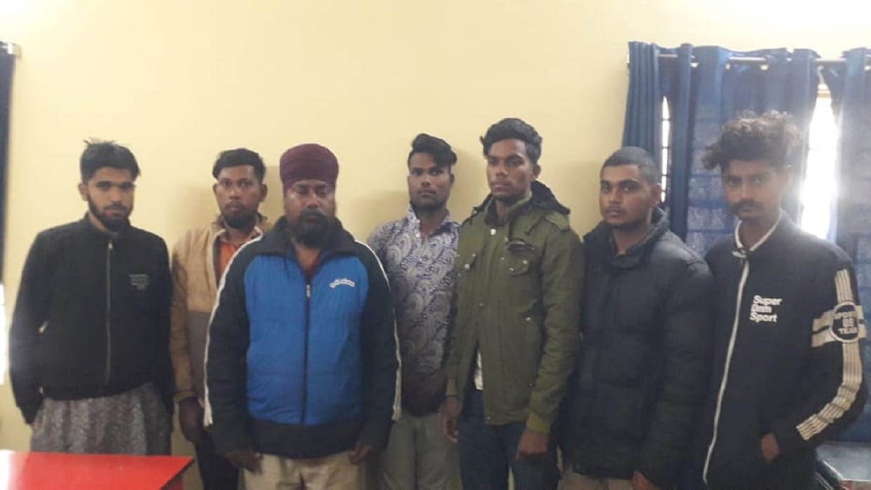 chhattisgarh police arrested seven for stealing road roller