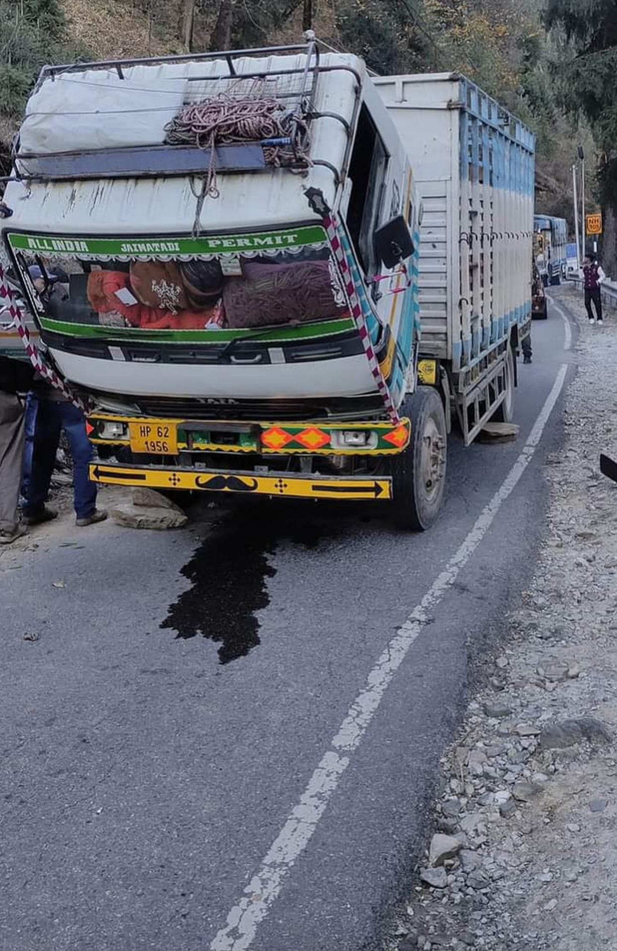 NH-305 remained closed for 12 hours due to tipper failure