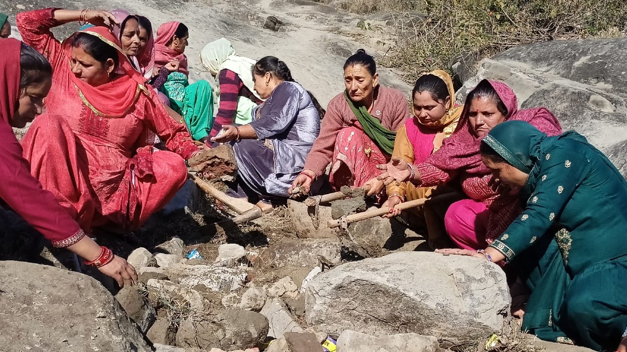 Udhampur admin did not take care women themselves did work repairing the road