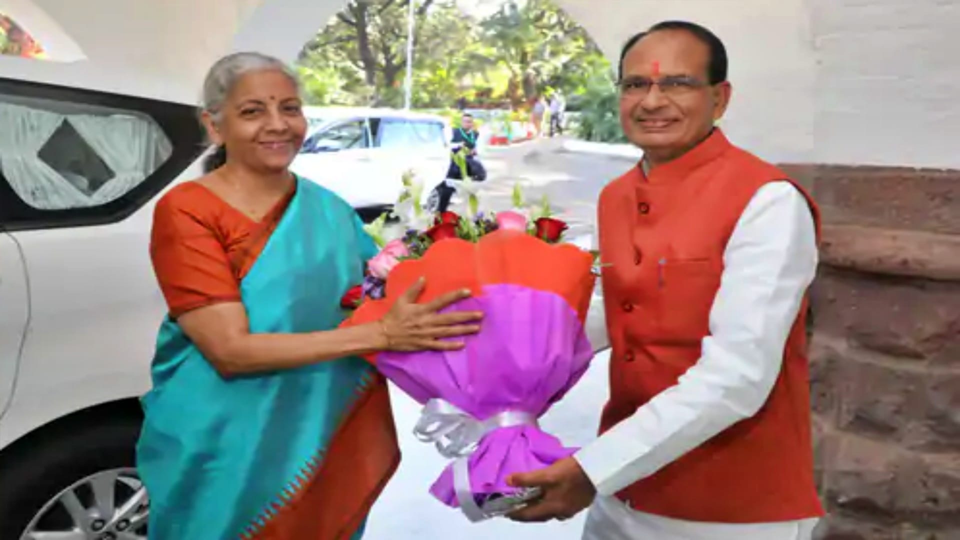 Sitharaman Says In era of Congress dead used to get money Modi saved two lakh crores from DBT