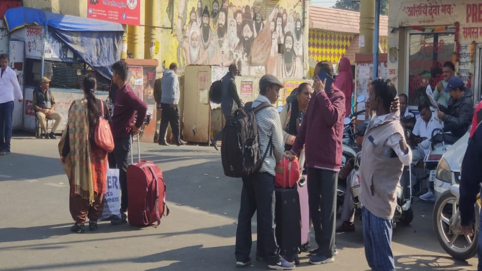 Uttarakhand News: 80 Thousand vehicles including Vikram auto bus Chakka jam news in hindi