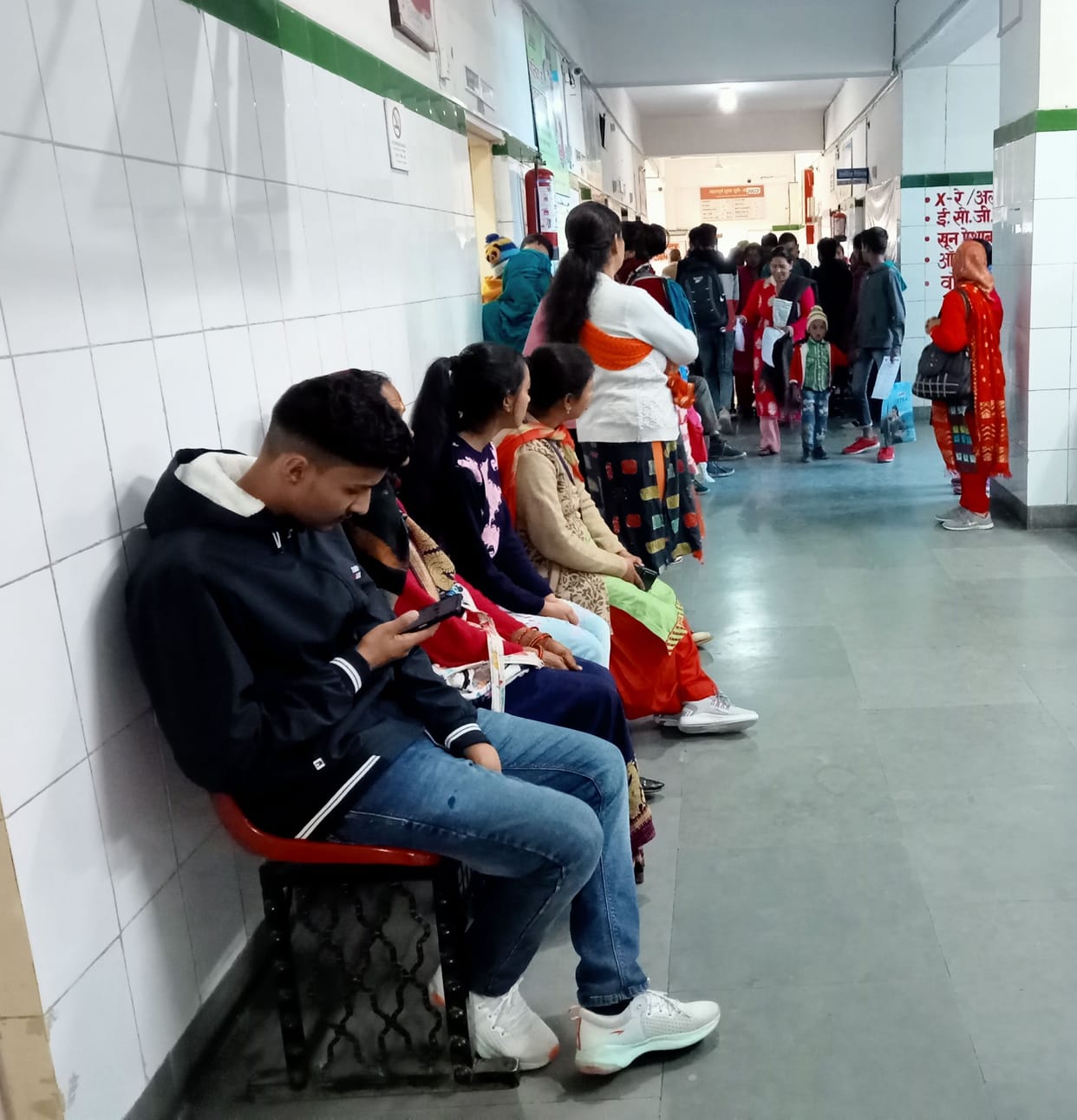Crowd in Almora Hospital