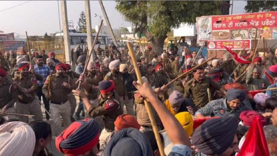 Punjab Police lathi charged Mazdoor Union people who marching towards CM residence in Sangrur