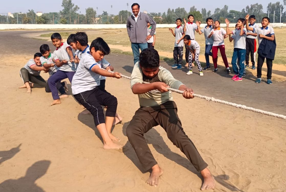 Santosh Badwa first in 400 meter race
