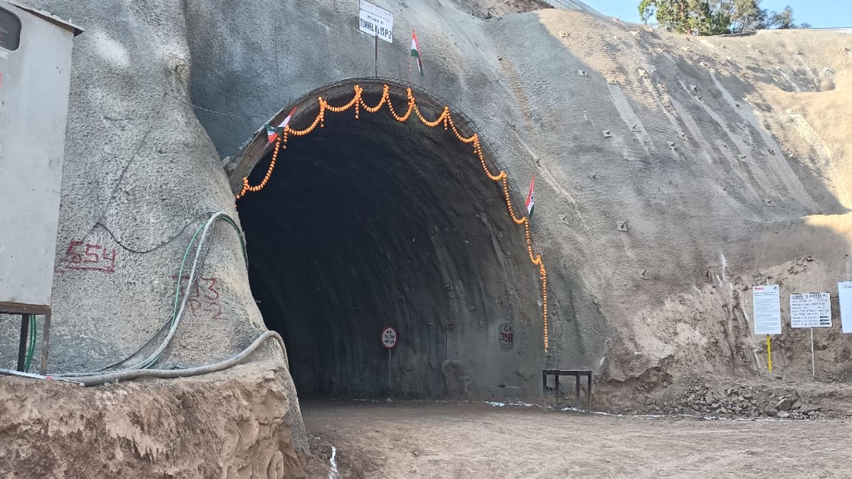 Both ends of first patch of Tunnel 13 of Bhanupalli-Bilaspur rail line found