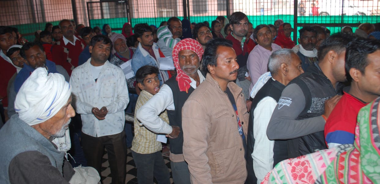 Hathras: The crowd of fever victims is not reducing in hospitals