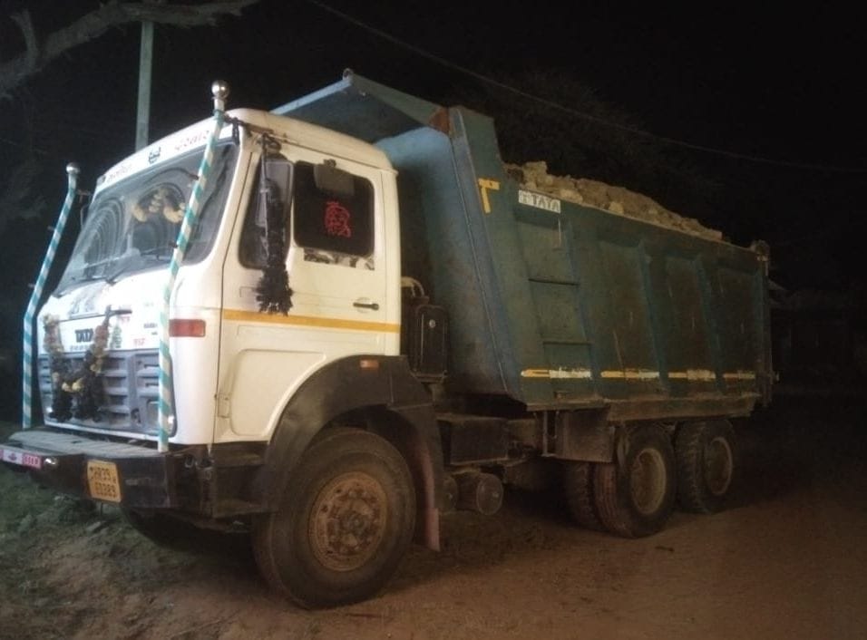 Mining and Revenue Department team reached Titani, investigation started in illegal mining case