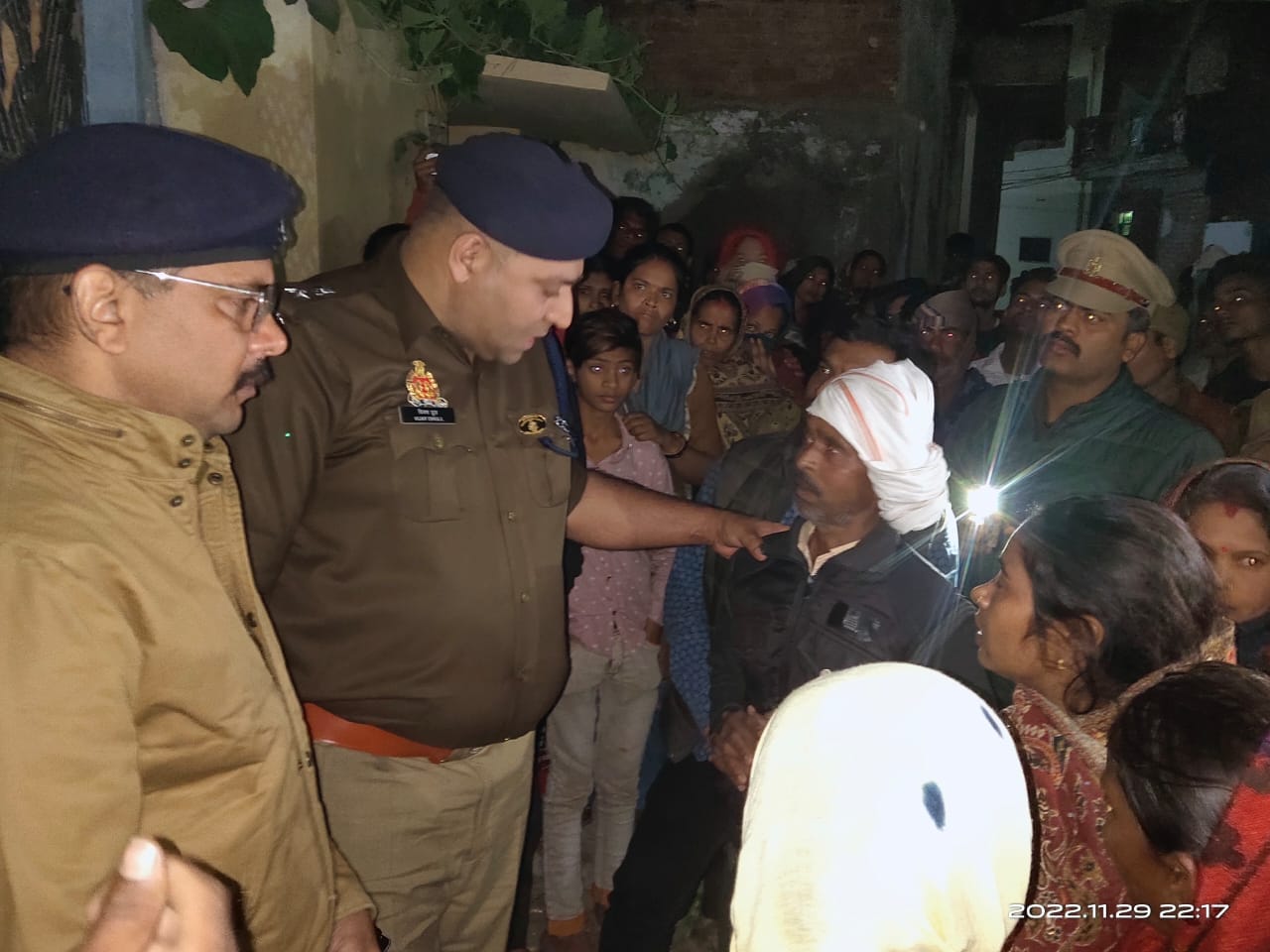 Mother commits suicide by killing son in Kanpur