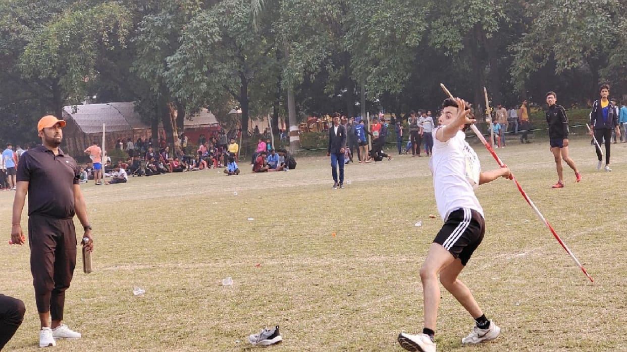 CBSE Athletes Meet Corporation of Prayagraj hoisted the flag in three thousand meters race