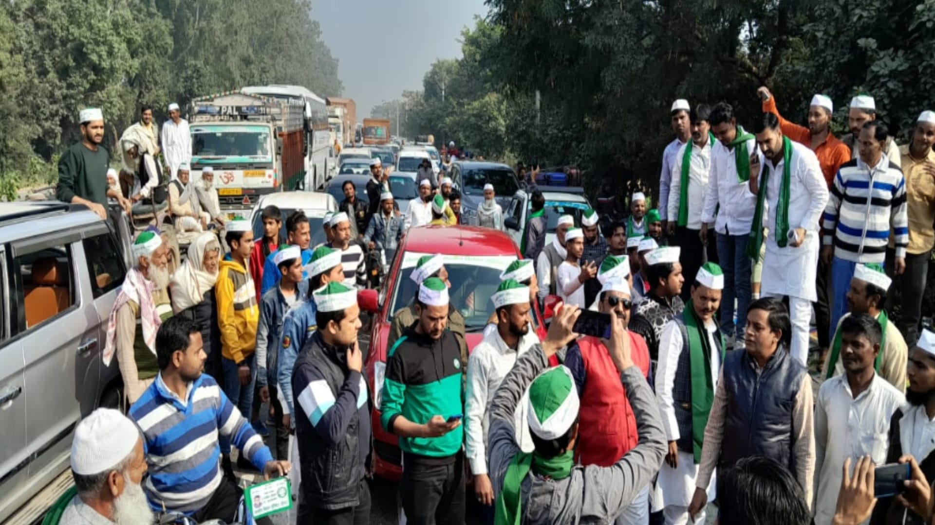 Bhakiyu Tomar workers blocked the highway during rally of Chief Minister Yogi in Muzaffarnagar