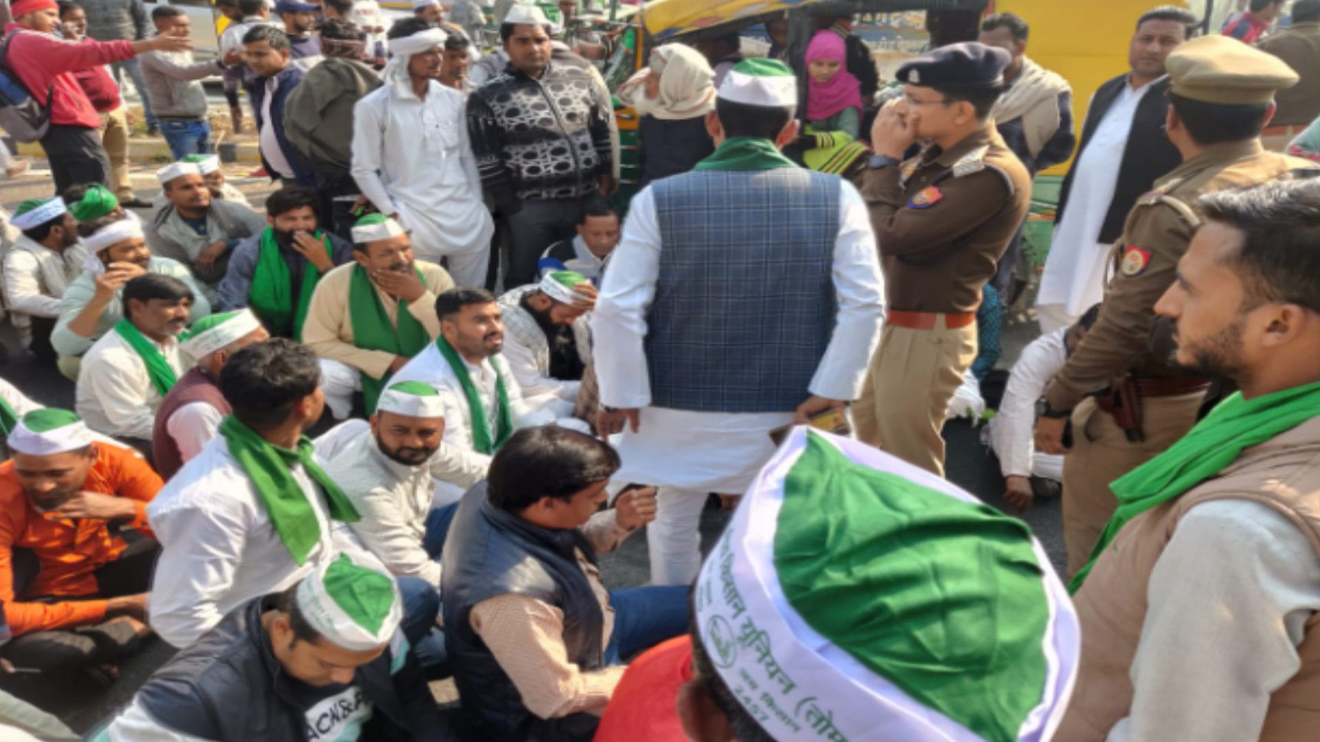 Bhakiyu Tomar workers blocked the highway during rally of Chief Minister Yogi in Muzaffarnagar