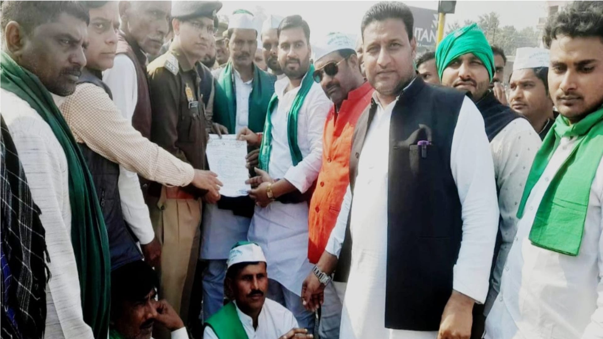 Bhakiyu Tomar workers blocked the highway during rally of Chief Minister Yogi in Muzaffarnagar