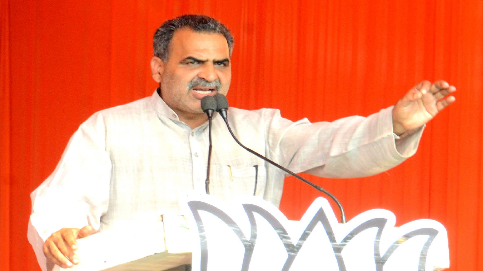 Khatauli bypoll : Chief minister Yogi Adityanath and minister Sanjeev Balyan targeted on Samajwadi party