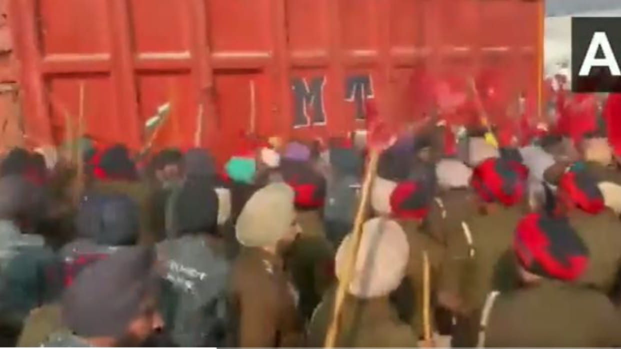 Punjab Police lathi-charged Mazdoor Union people in Sangrur