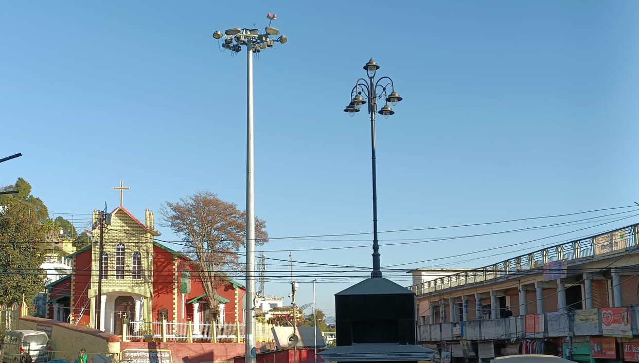 10 high mast lights in the city are bad