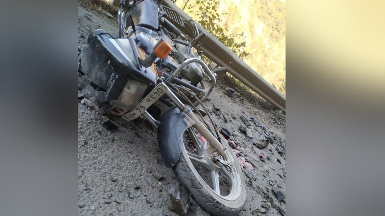 himachal news: one killed as boulders fall from hill in sangrah sirmaur himachal pradesh
