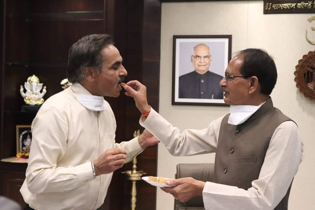 MP News: Order for extension came on the day of Madhya Pradesh's Bade Saheb's retirement