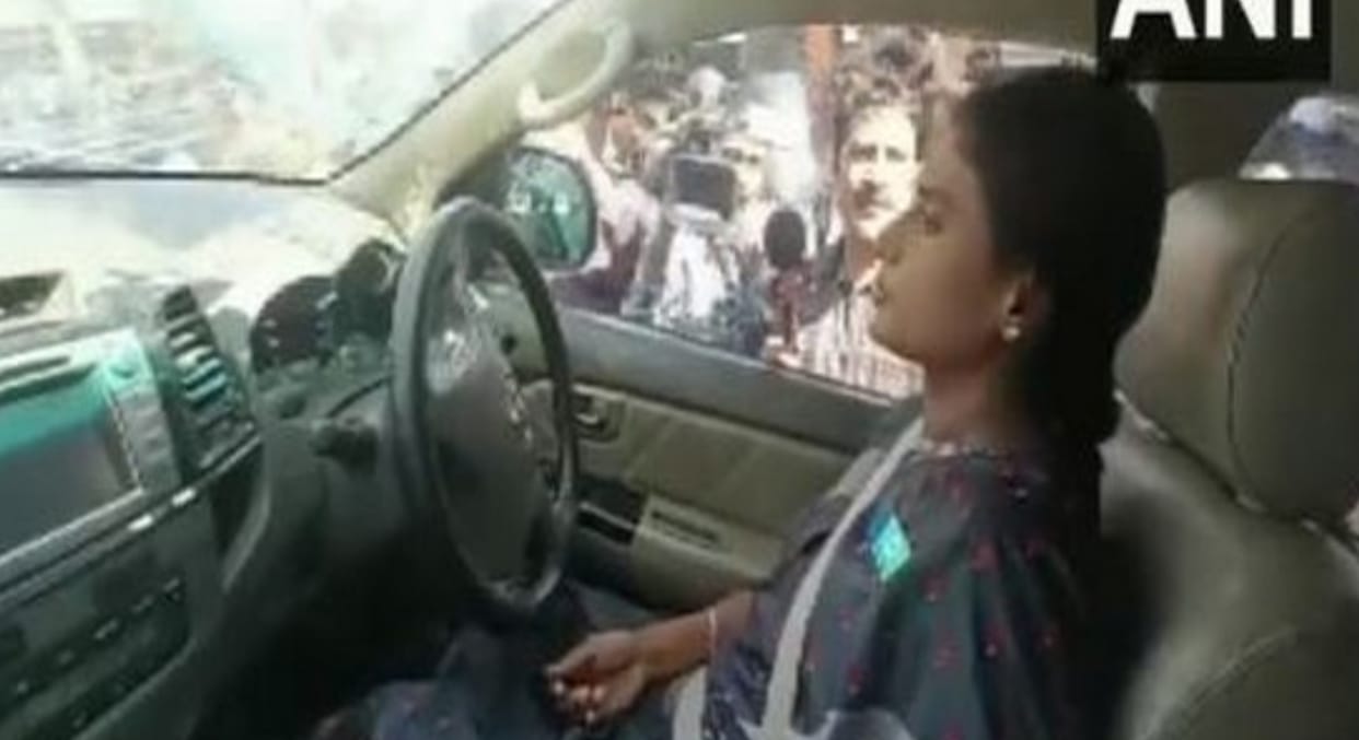 Hyderabad YSRTP chief Sharmila gets conditional bail after day long political drama Telangana news in hindi