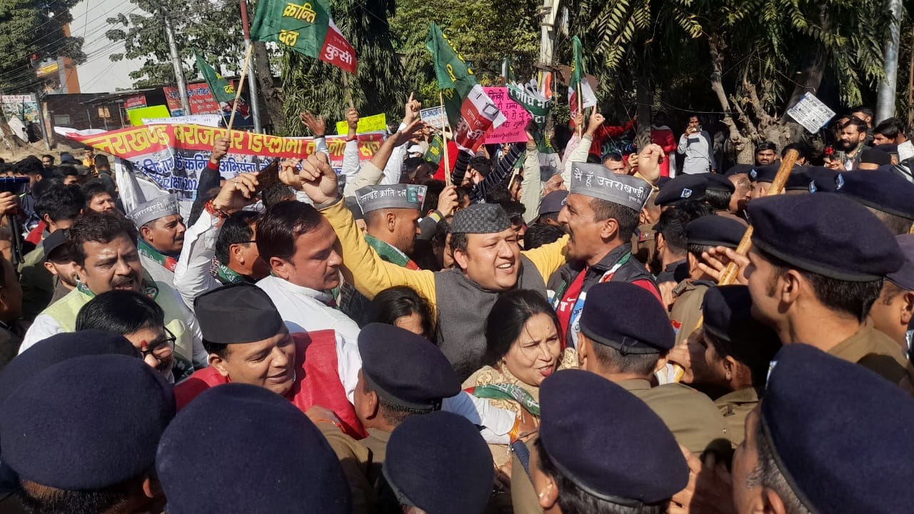 Uttarakhand Assembly Session 2022: many organization vidhan sabha march and fight with police
