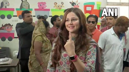 Gujarat Poll: Mumtaz Patel daughter of late senior Congress leader Ahmed Patel casts her vote in Ankleshwar