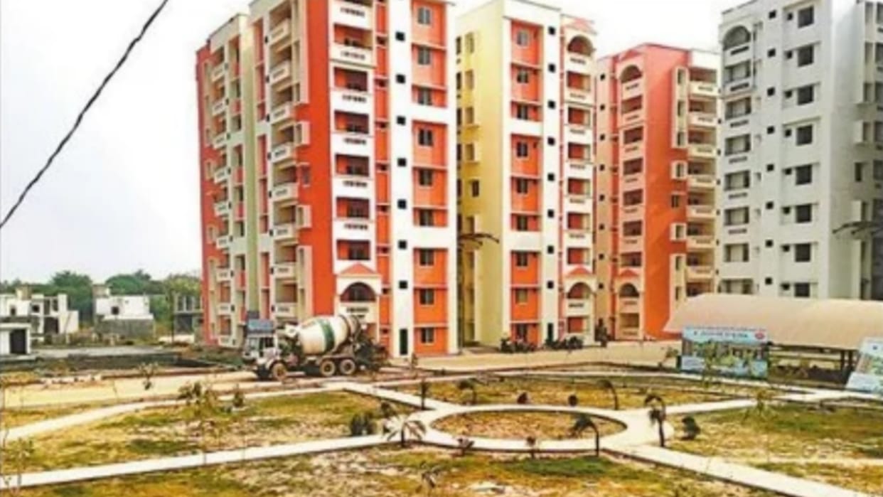 flats of ahana enclave not being purchaged, see a story.
