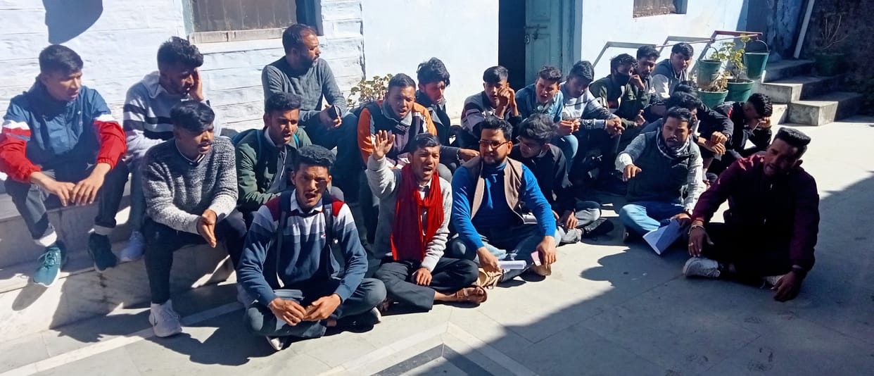Protest over bad health of Road