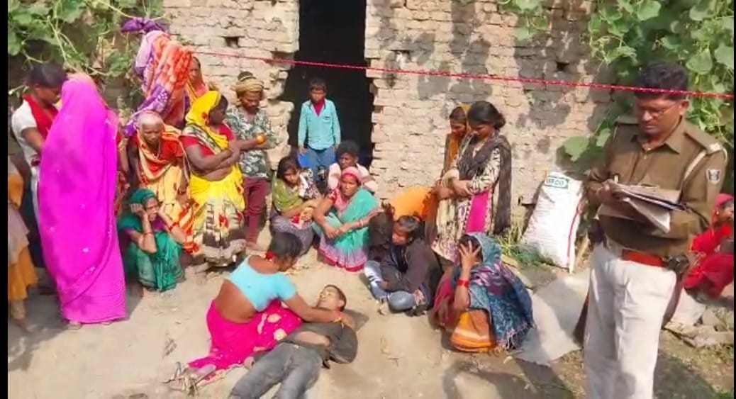 Drunk cousin beaten to death: barged into house over land dispute in Begusarai and beaten with sticks