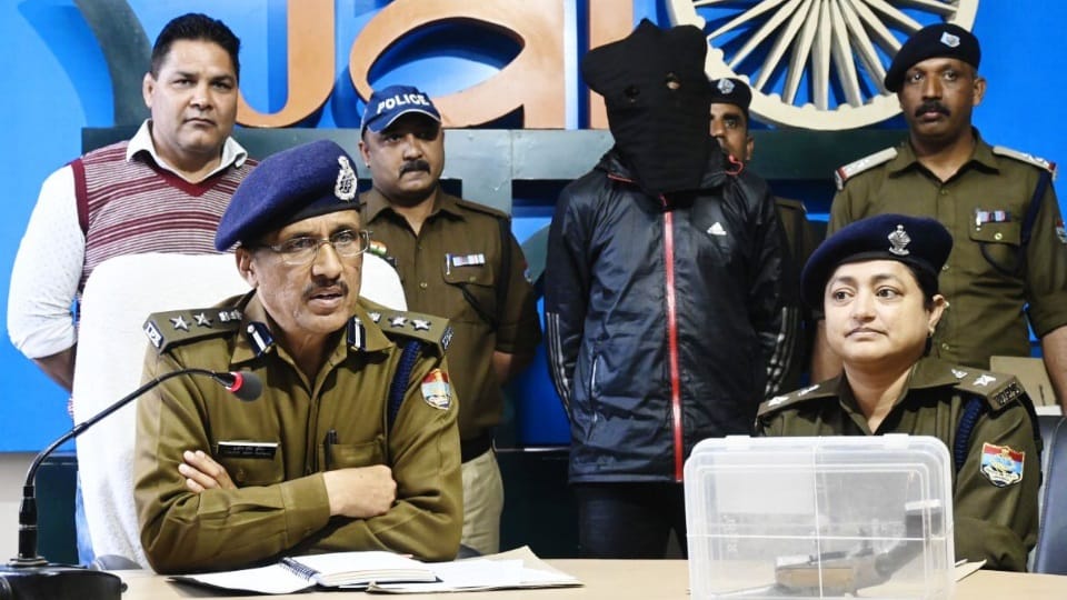 Dehradun Crime News: Lover Firing on girlfriend for cheated in love affair