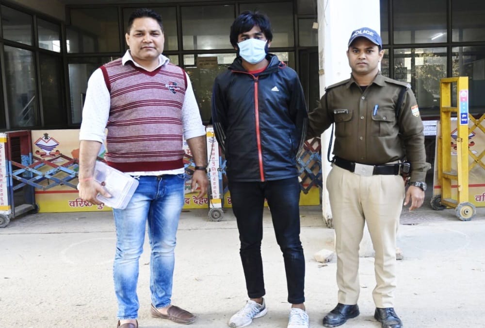 Dehradun Crime News: Lover Firing on girlfriend for cheated in love affair