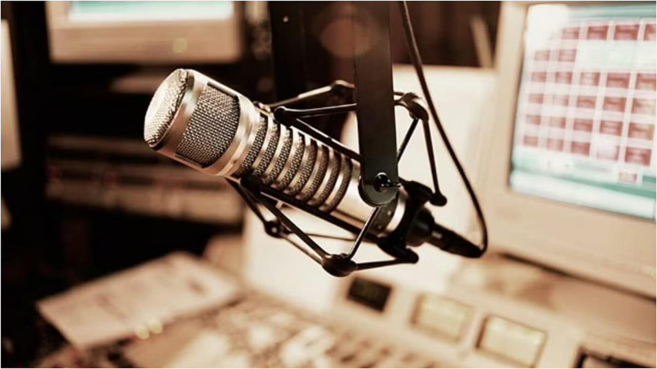 Centre asks FM radio channels not to play songs glorifying drugs and alcohol
