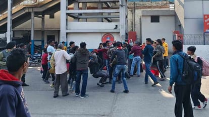 Fight broke out between family outside RPF post of Ambala Cantonment Railway Station