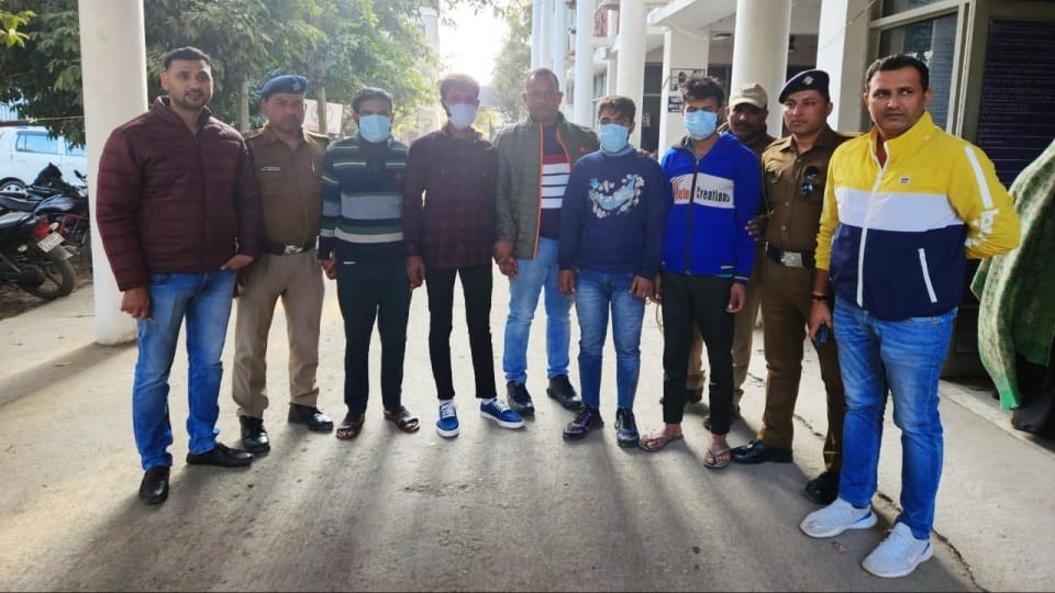 Dehradun Crime News: Wife done E-rickshaw driver Husband Murder with lover in Guchhupani Robber Cave