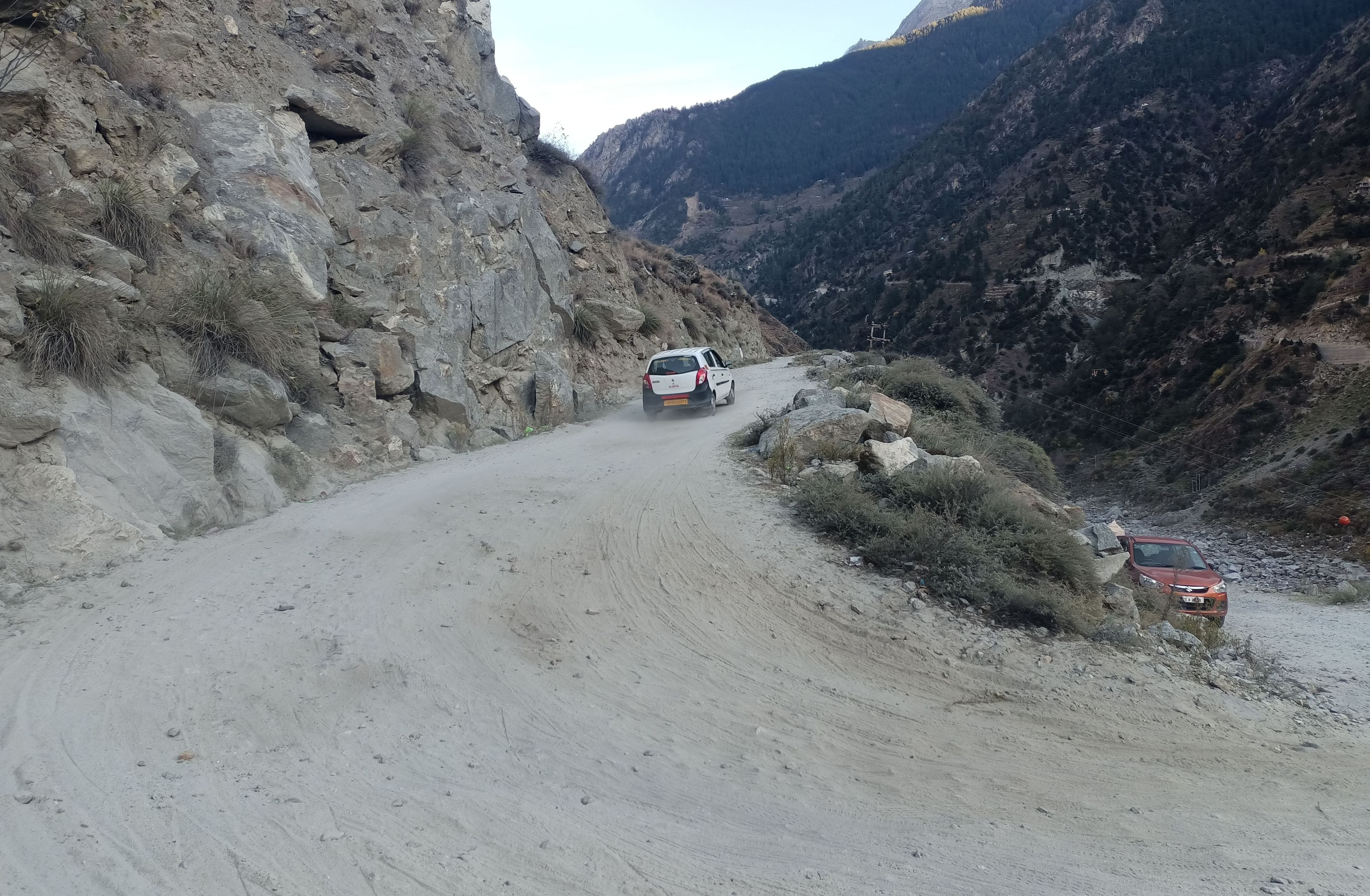 Tapri-Chagaon road in ruins, tarring uprooted at many places