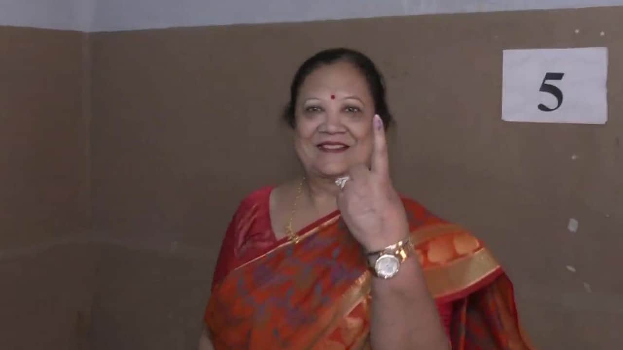 Gujarat Election 2022 Ravindra Jadeja to Minister-MLAs and royal family, see the first phase of voting