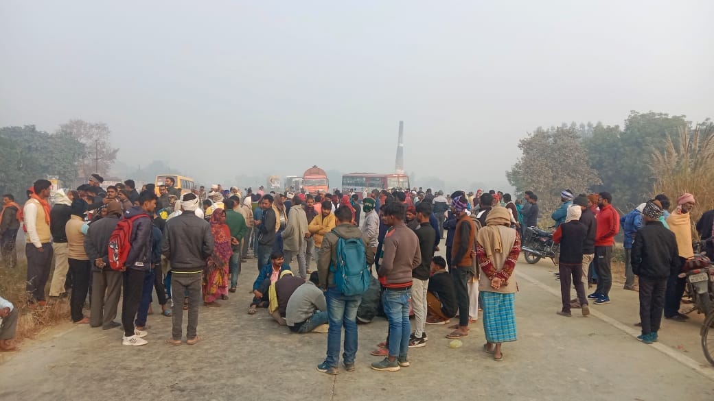 Jaunpur accident: Roadways bus ran over three people, one died, villagers blocked Lucknow-Varanasi highway
