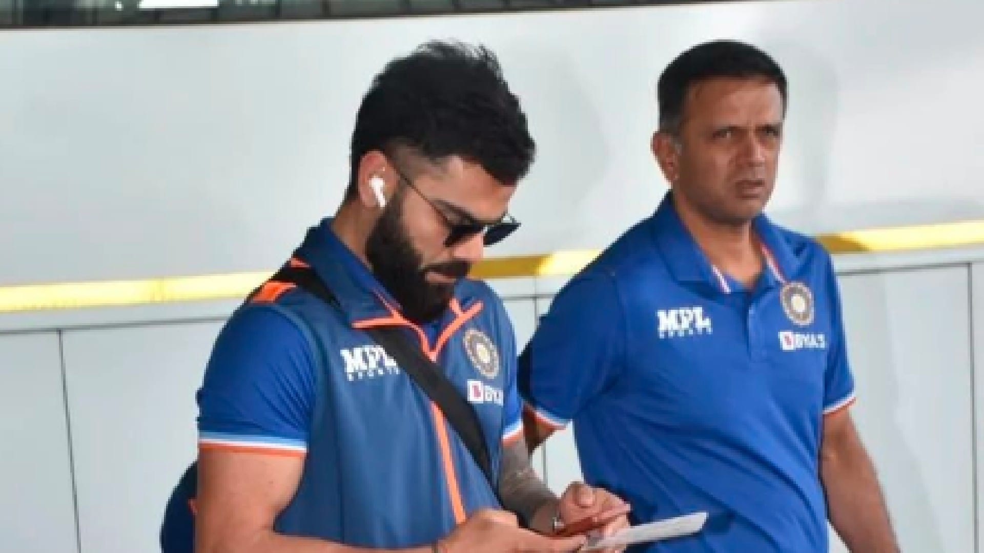 Indian team reached Bangladesh with Virat kohli kl rahul Rohit Sharma funny style at the airport watch video