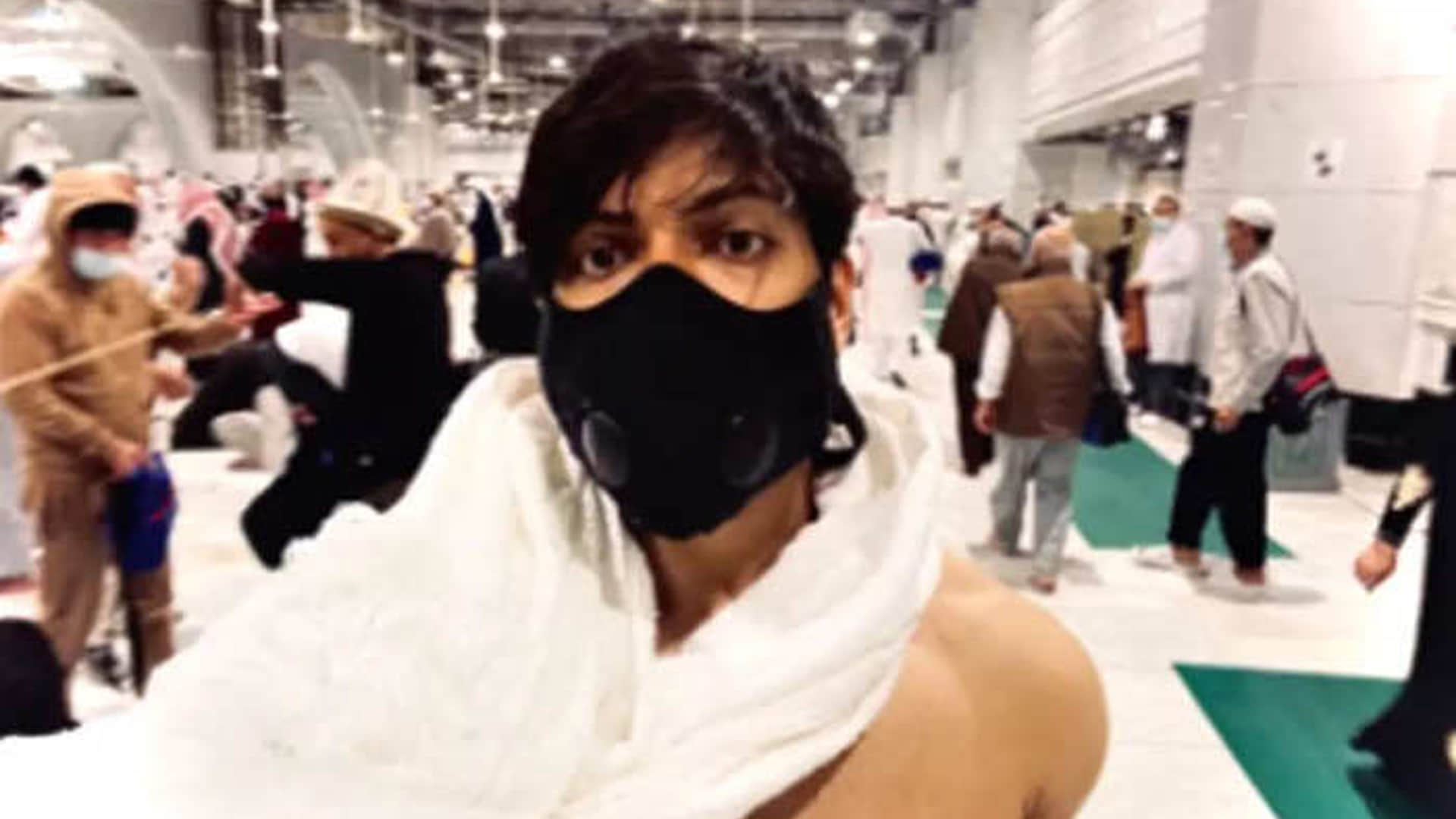 Celebrity who have performed Umrah in Mecca from Shah Rukh Khan to Ali Fazal aamir khan gauhar khan sana khan